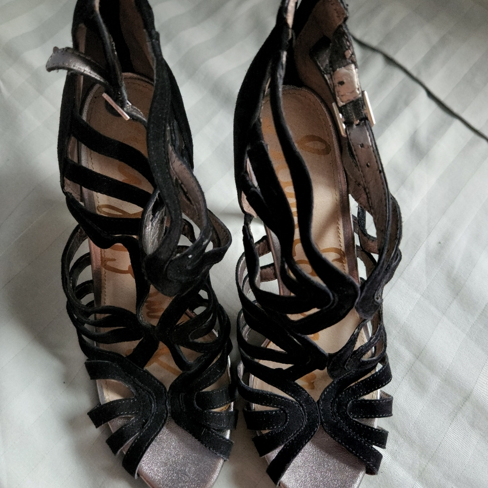 Shoes - Picture 4 of 6